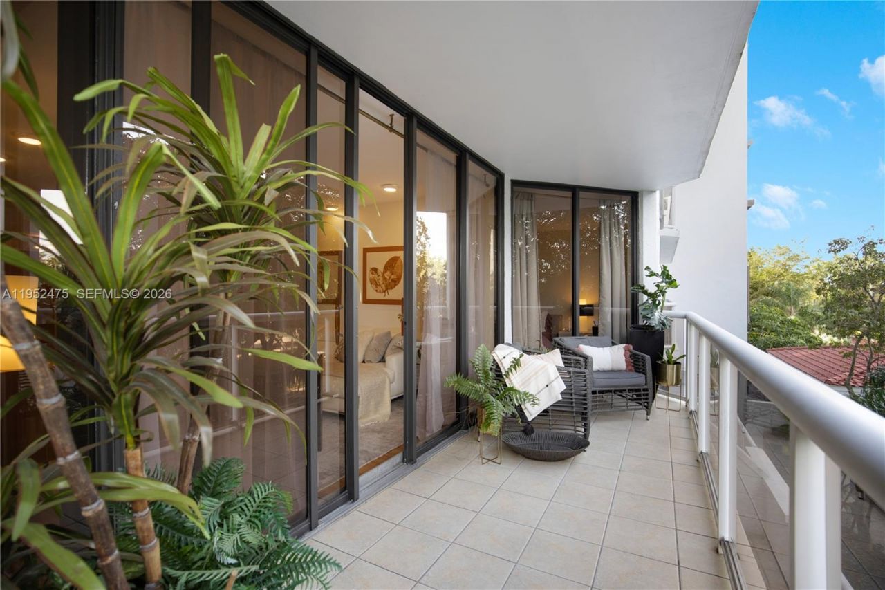 3640 Yacht Club Dr , Unit 304, Aventura, FL 33180 Photo