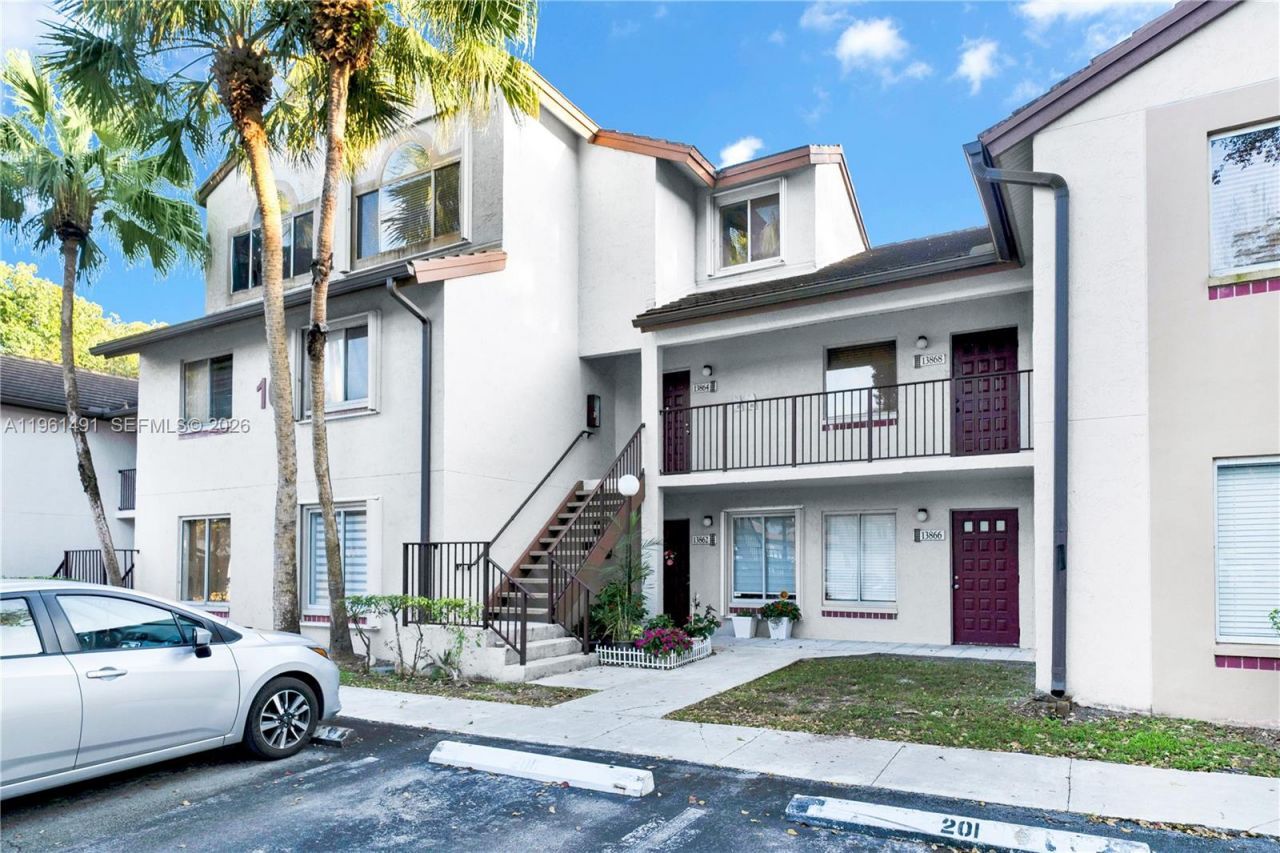 13864 SW 93rd Ln, Unit 13864, Miami, FL 33186 Photo