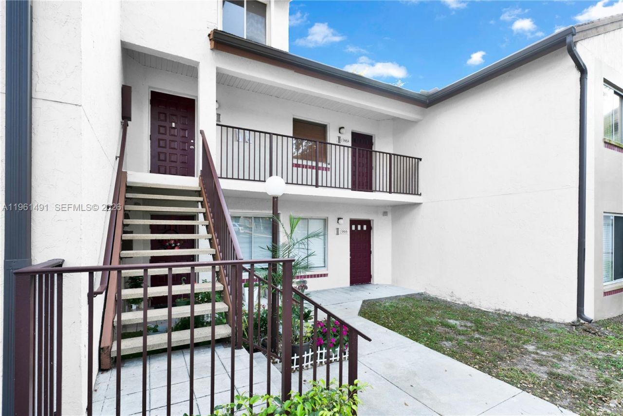 13864 SW 93rd Ln, Unit 13864, Miami, FL 33186 Photo