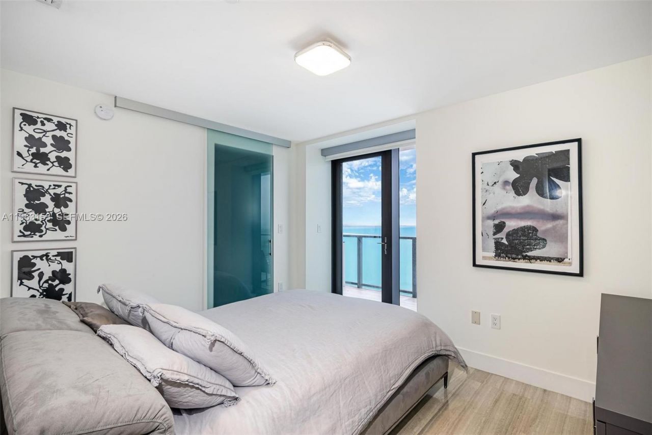 1451 Brickell Ave , Unit 2204, Miami, FL 33131 Photo