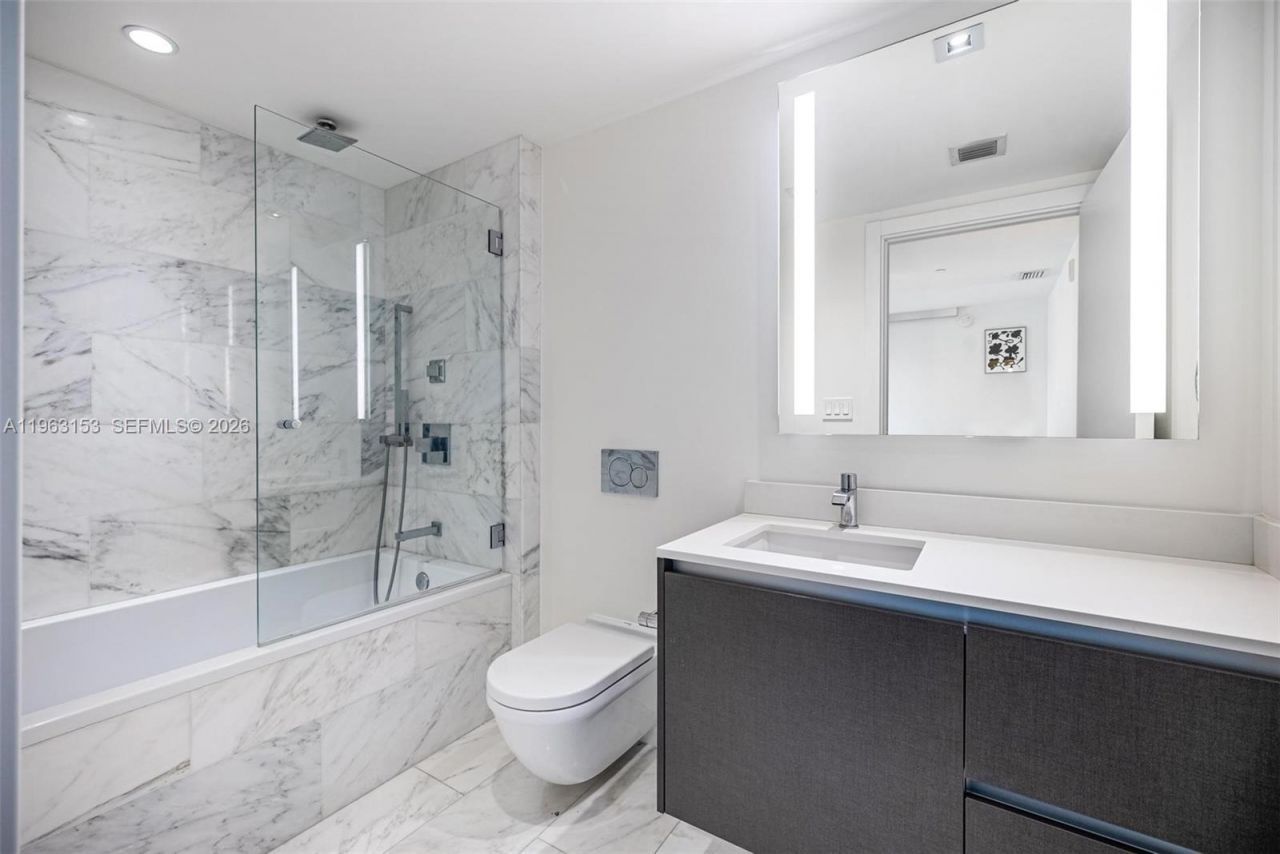 1451 Brickell Ave , Unit 2204, Miami, FL 33131 Photo