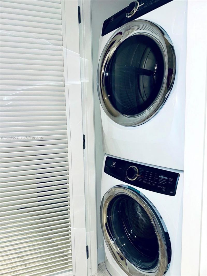 1451 Brickell Ave , Unit 2204, Miami, FL 33131 Photo