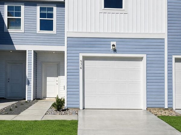 576 Sandy Hollow Drive, Jacksonville, NC 28540