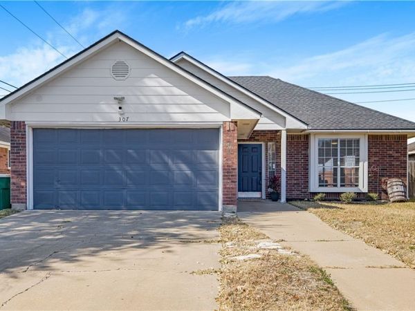 307 Stone Gate Drive, Victoria, TX 77904