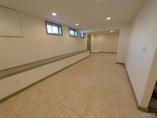 7008 Willow Stream Court, Oakville, MO 63129