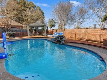 6400 Briercliff Court, Fort Worth, TX 76132