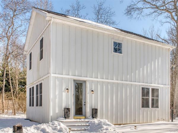 13595 Soundview Avenue, Southold, NY 11971