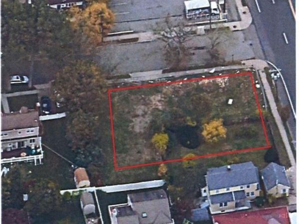 847 Willis Avenue , Albertson, NY 11507