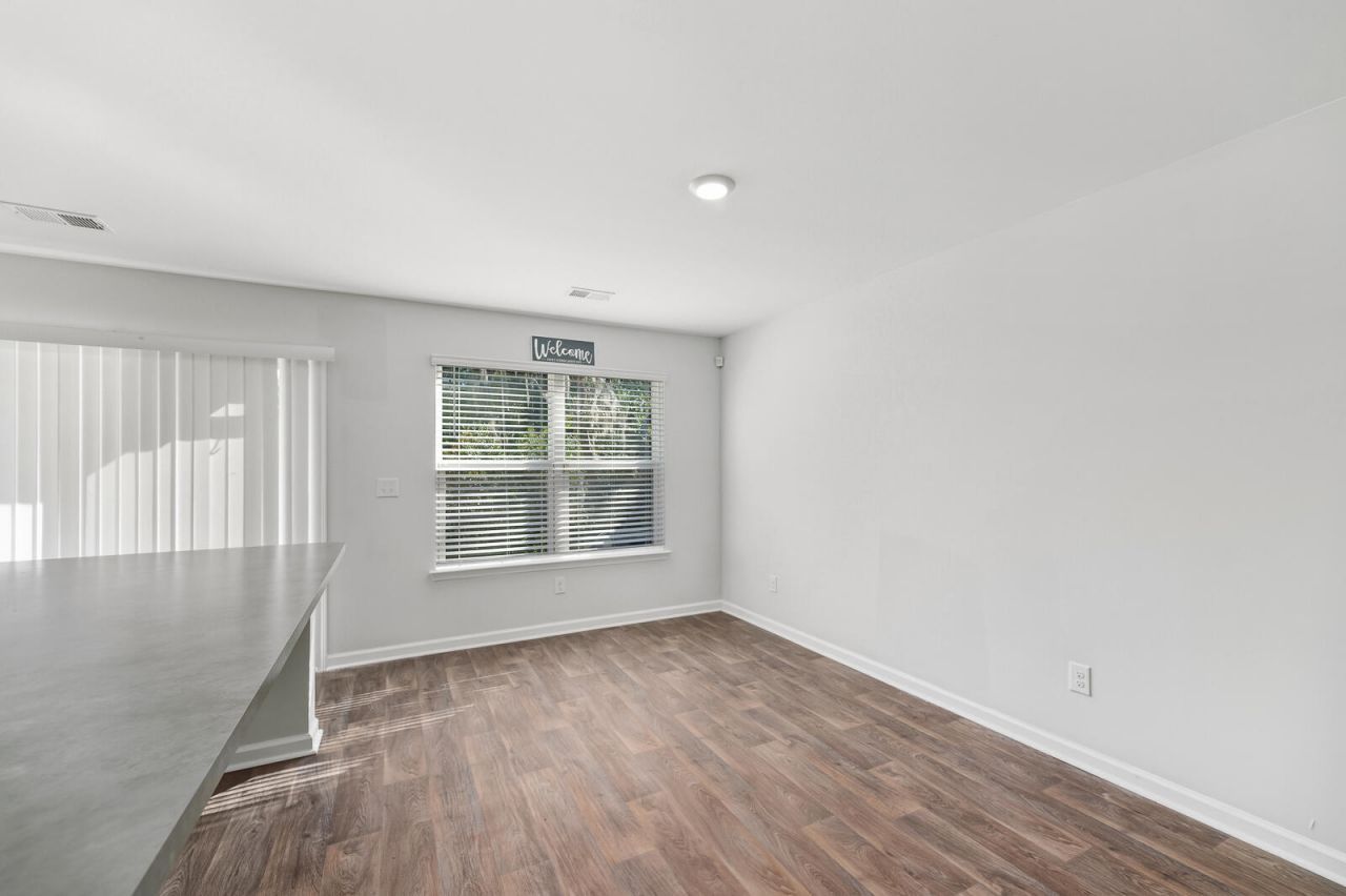 4712 Palm View Circle Photo 10