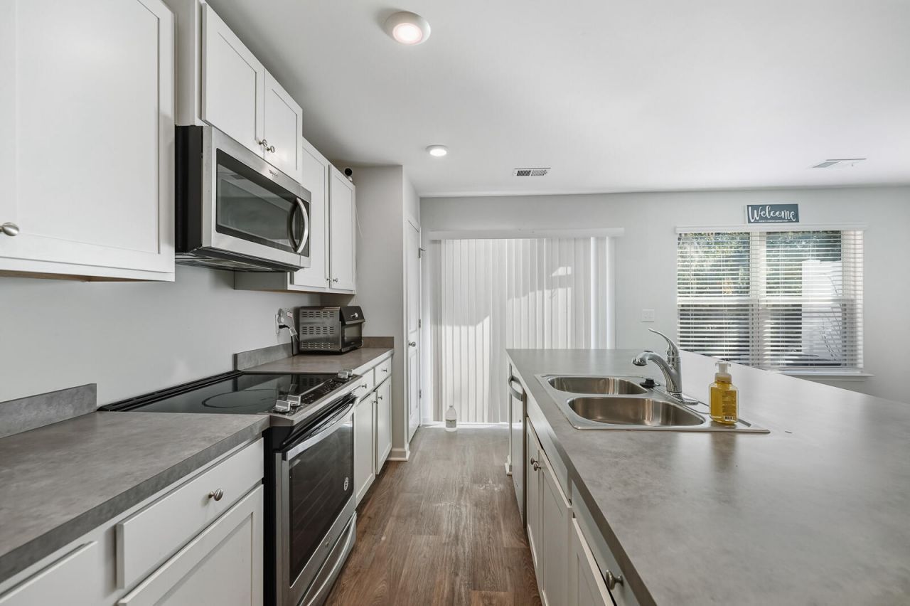 4712 Palm View Circle Photo 7