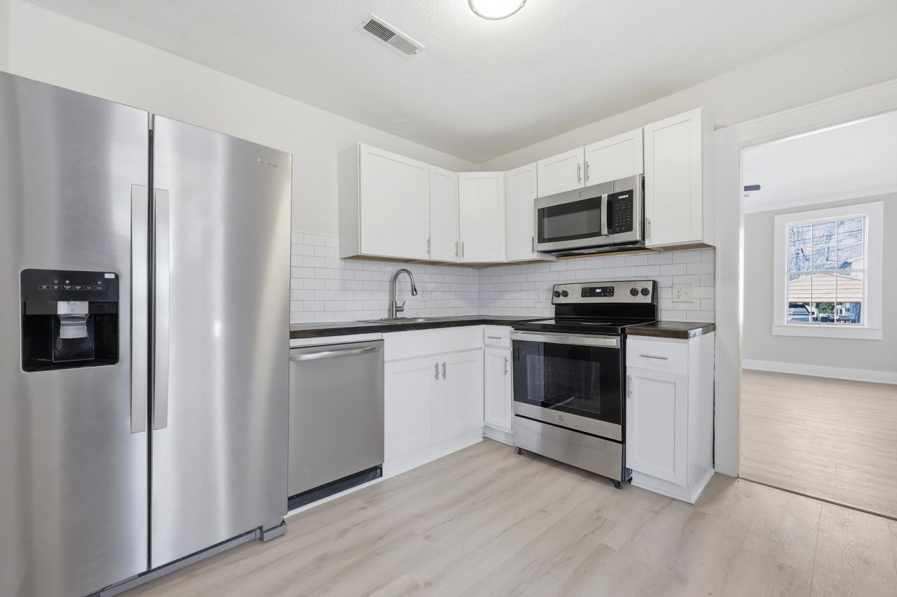 2211 Garfield Street Photo 3