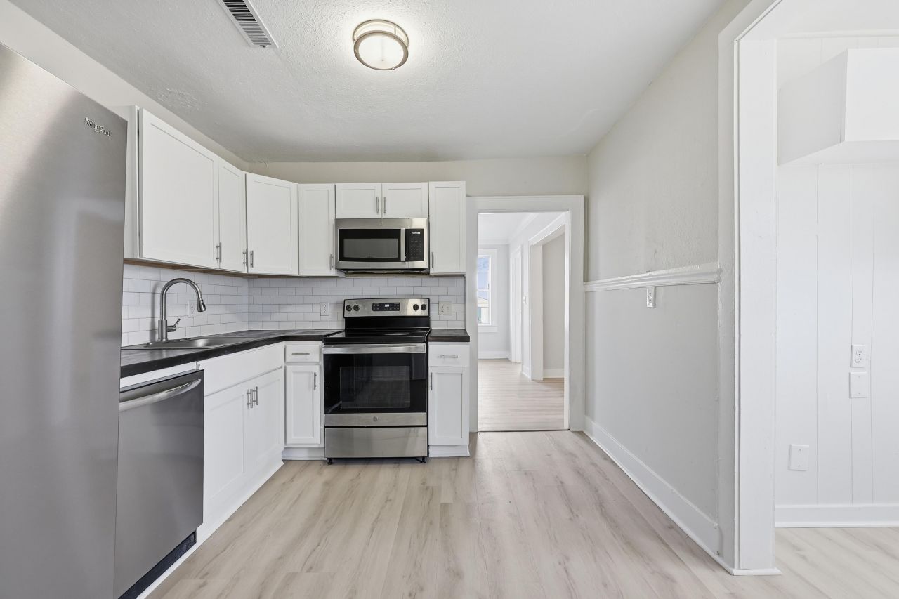 2211 Garfield Street Photo 6