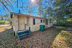 401 W Huggins Street photo 4