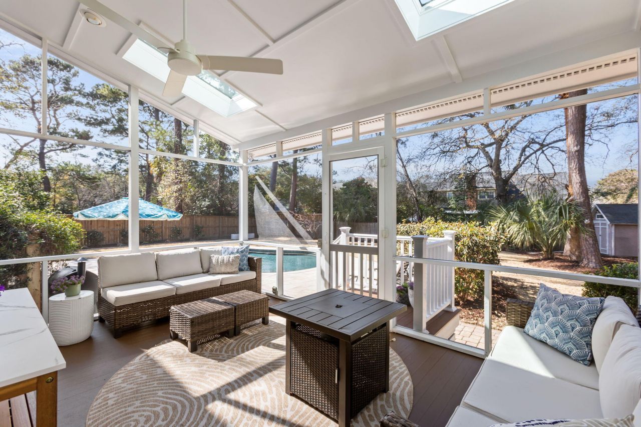 743 Gypsy Lane Photo 11