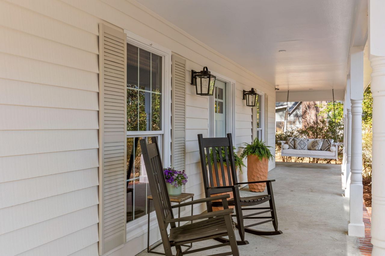 743 Gypsy Lane Photo 4