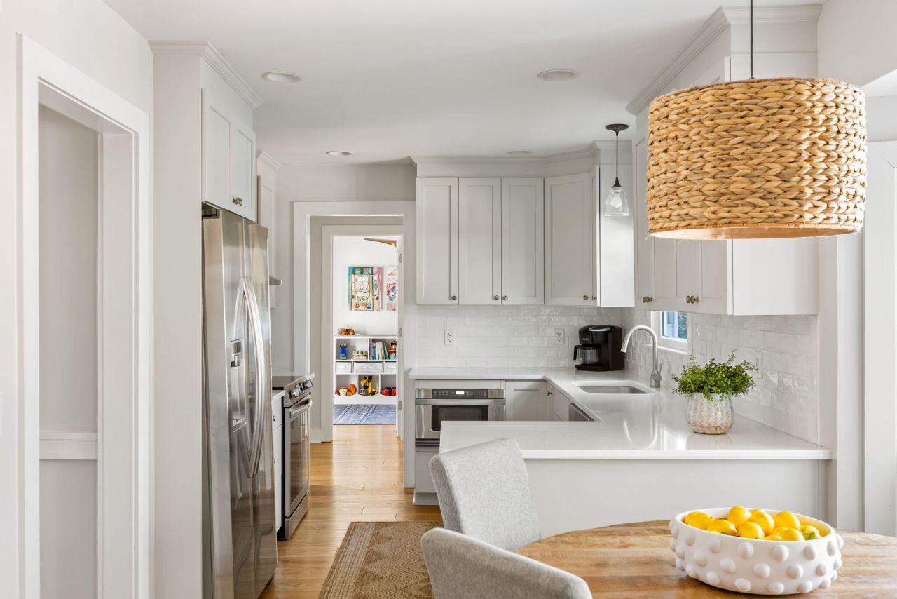 743 Gypsy Lane Photo 9