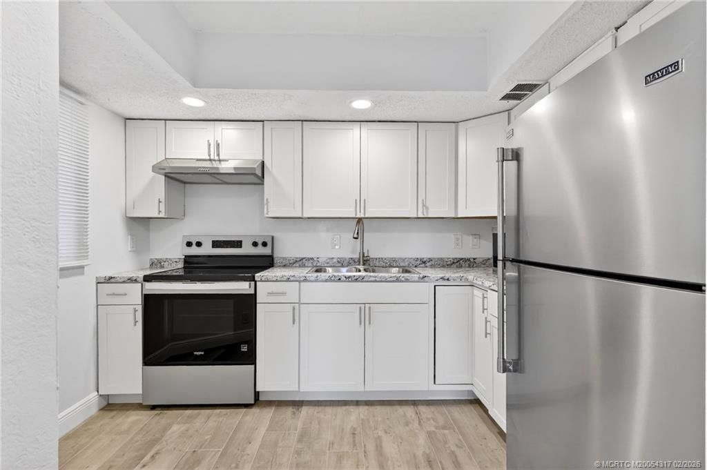 1564 SE Royal Green Circle, Unit 104, Port Saint Lucie, FL 34952 Photo