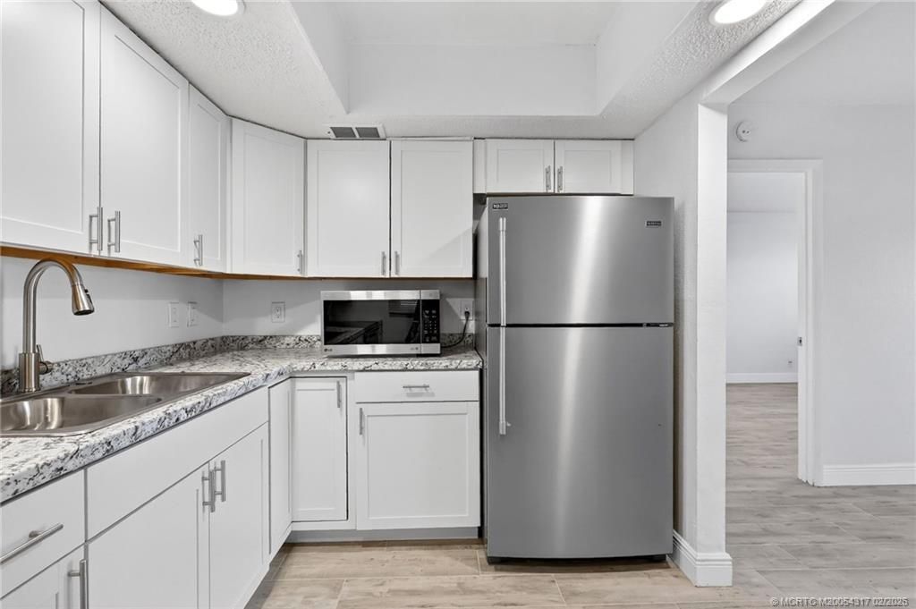 1564 SE Royal Green Circle, Unit 104, Port Saint Lucie, FL 34952 Photo