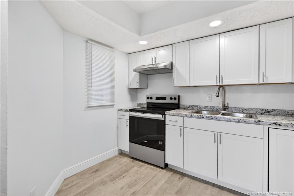 1564 SE Royal Green Circle, Unit 104, Port Saint Lucie, FL 34952 Photo