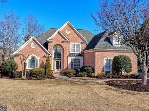 6905 Blackthorn Lane, Suwanee, GA 30024