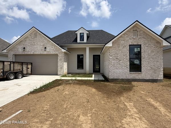105 Fountain Meadow Drive, Broussard, LA 70518