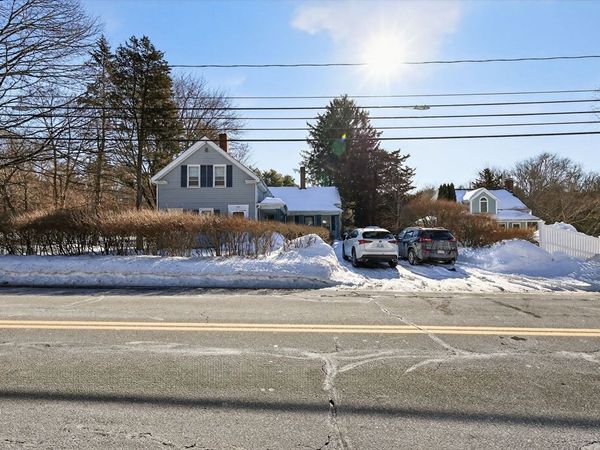 227 E Main St, Middleboro, MA 02346