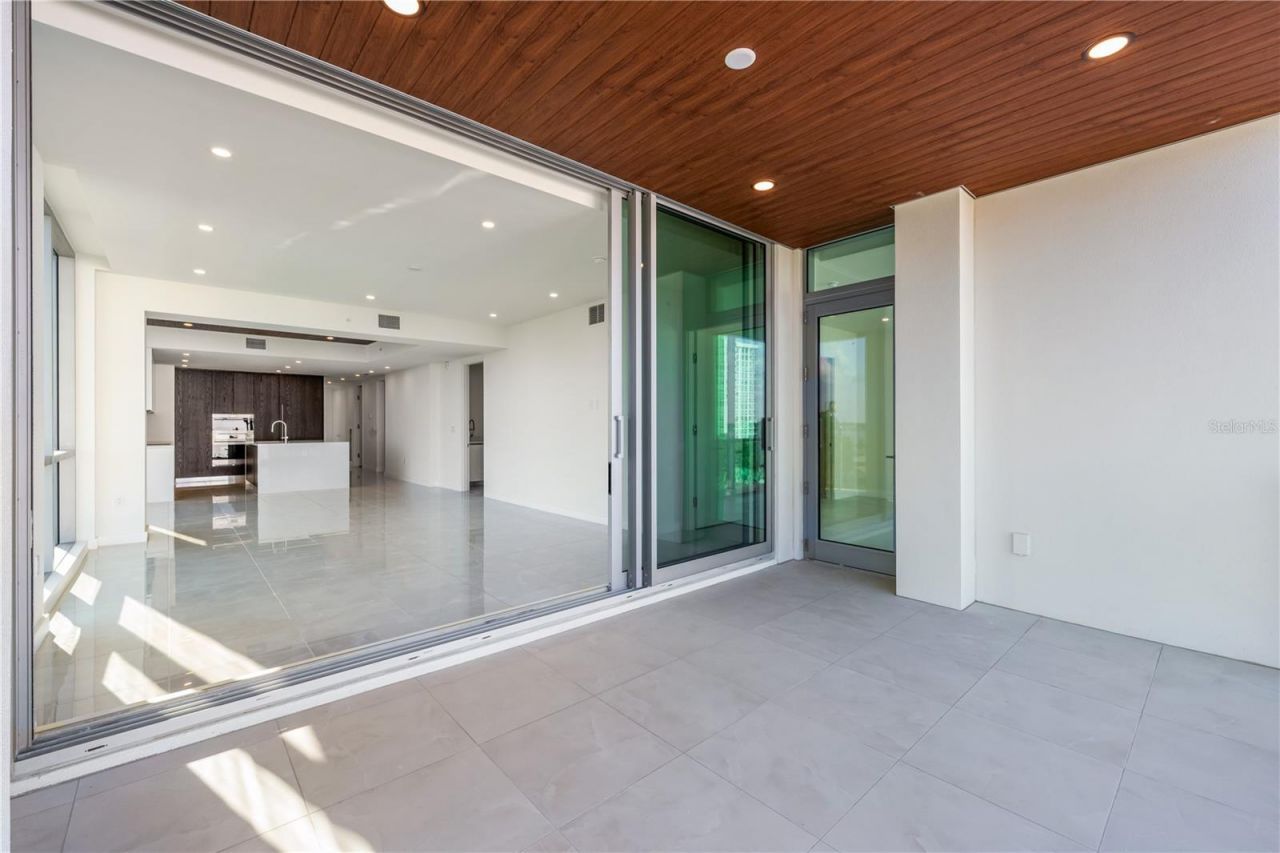 111 Golden Gate, Unit 403, Sarasota, FL 34236 Photo