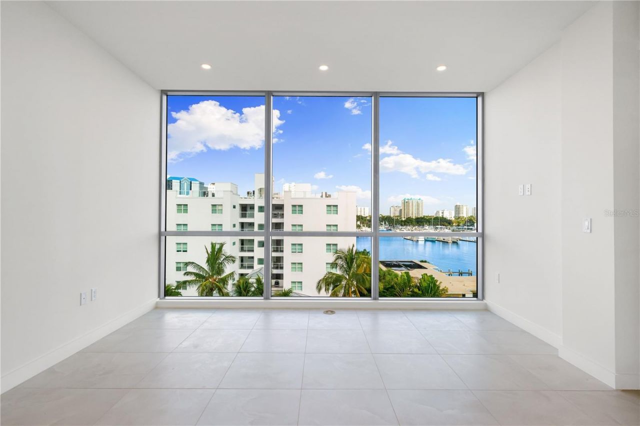 111 Golden Gate, Unit 403, Sarasota, FL 34236 Photo