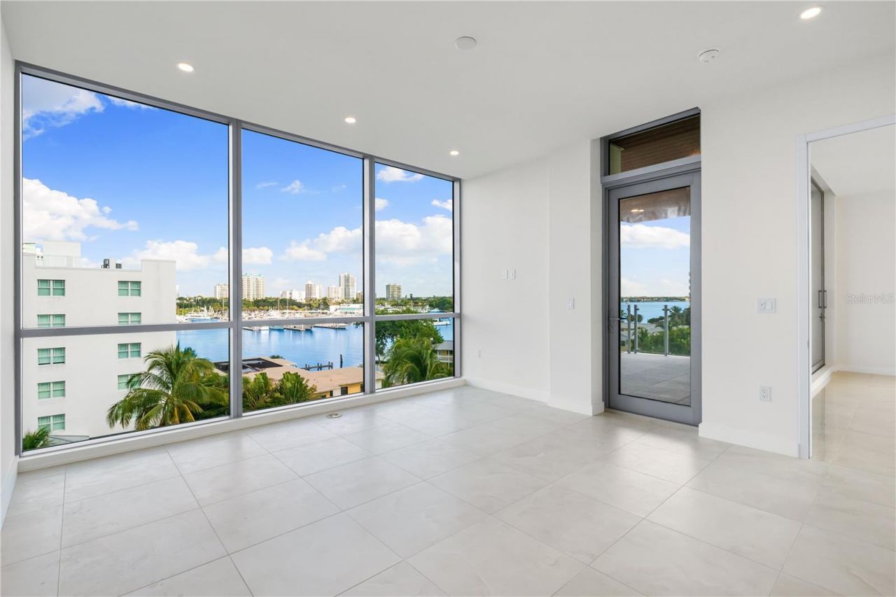 111 Golden Gate, Unit 403, Sarasota, FL 34236 Photo