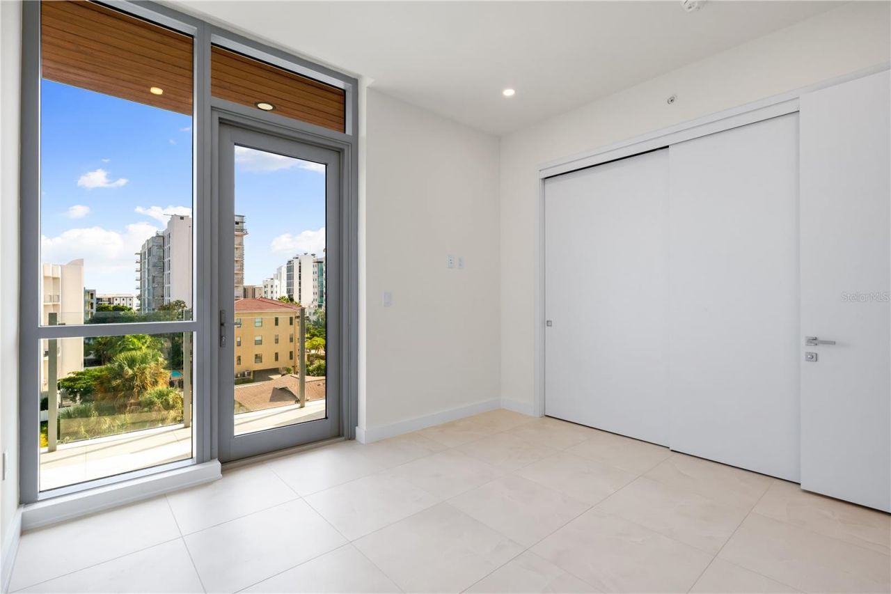 111 Golden Gate, Unit 403, Sarasota, FL 34236 Photo