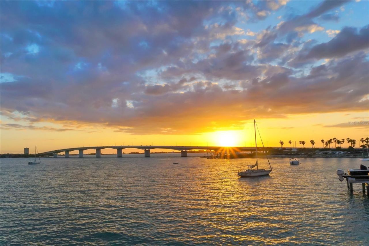 111 Golden Gate, Unit 403, Sarasota, FL 34236 Photo