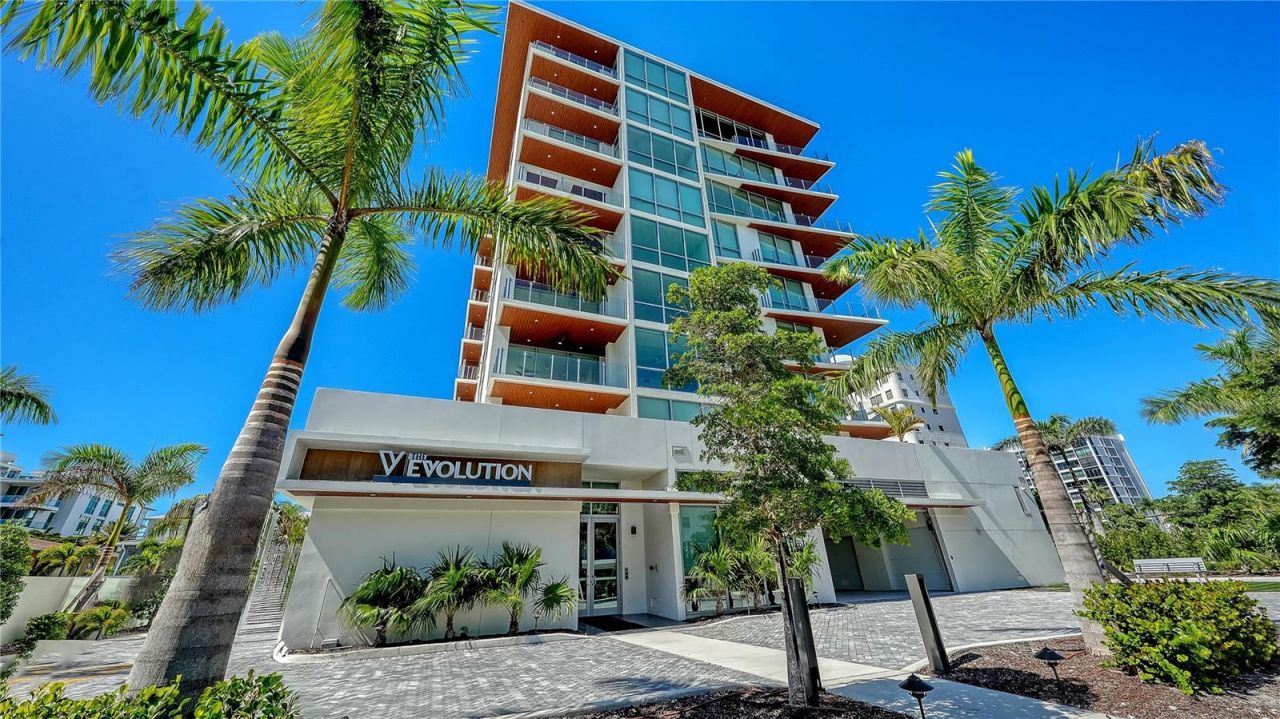 111 Golden Gate, Unit 403, Sarasota, FL 34236 Photo