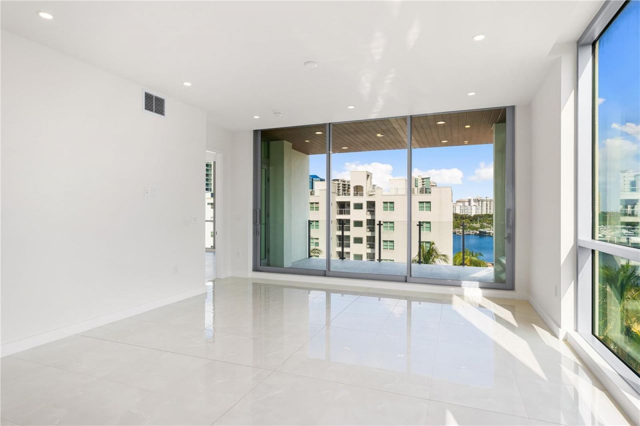 111 Golden Gate, Unit 403, Sarasota, FL 34236 Photo