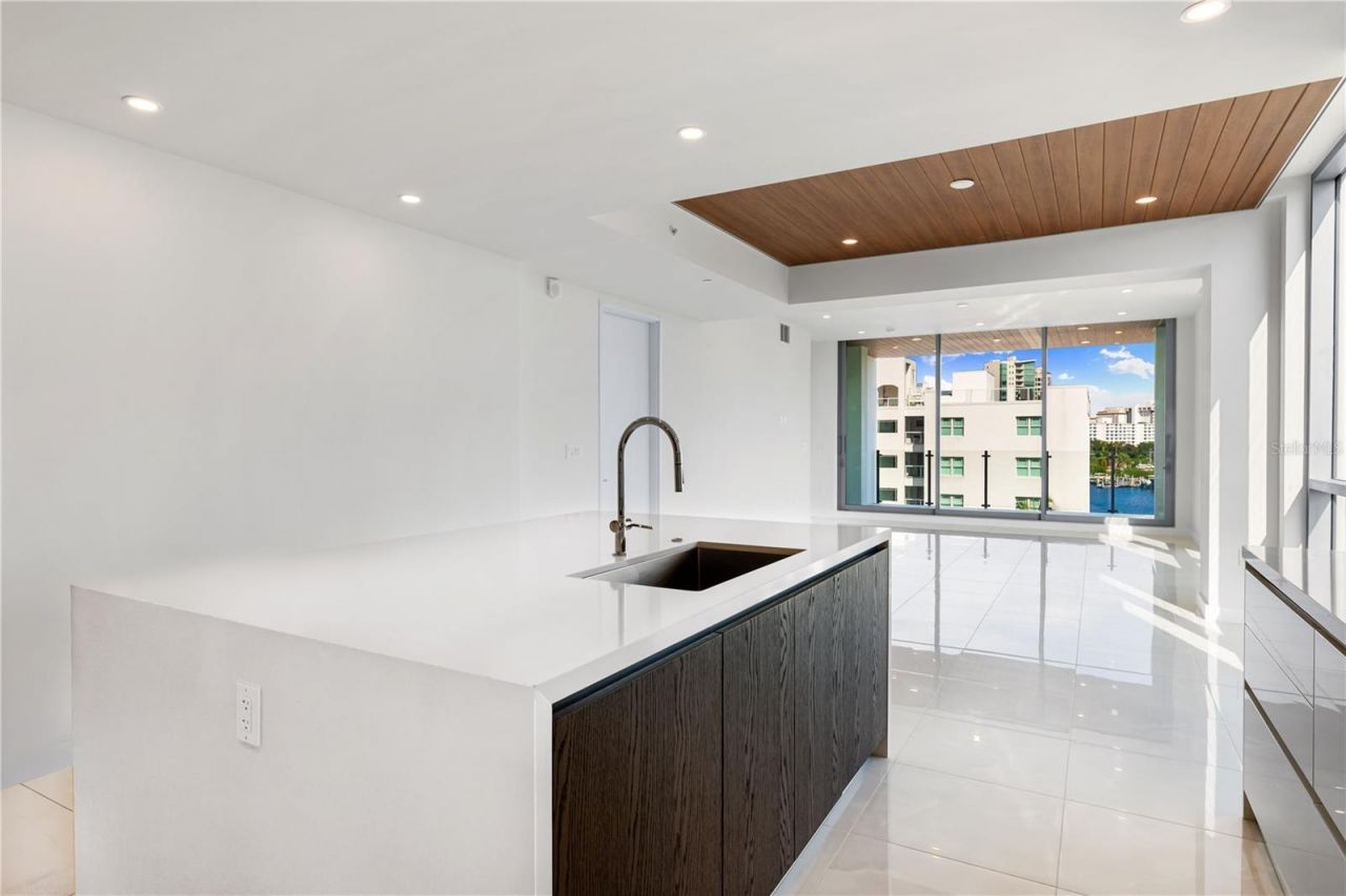 111 Golden Gate, Unit 403, Sarasota, FL 34236 Photo