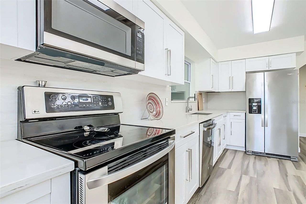 1700 S Miller Road, Valrico, FL 33594 Photo