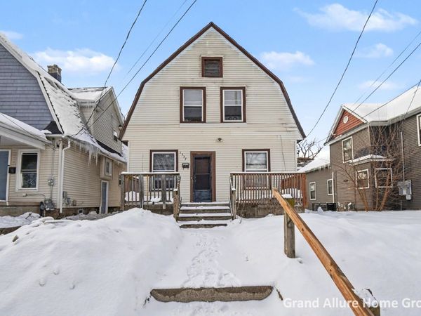 1737 Madison Avenue SE, Grand Rapids, MI 49507