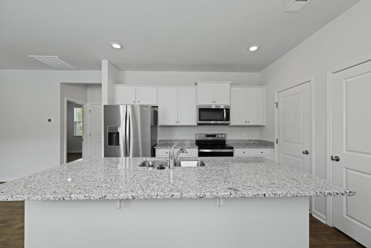 3947 Aberfeldy Lane Photo 3