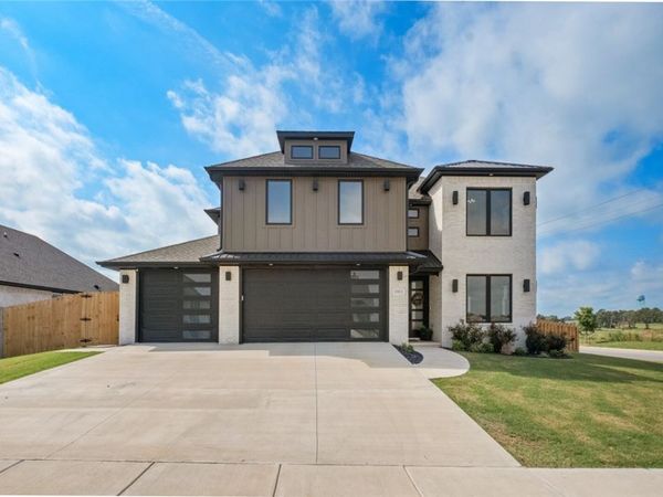 1911 Gaines Street, Pea Ridge, AR 72751