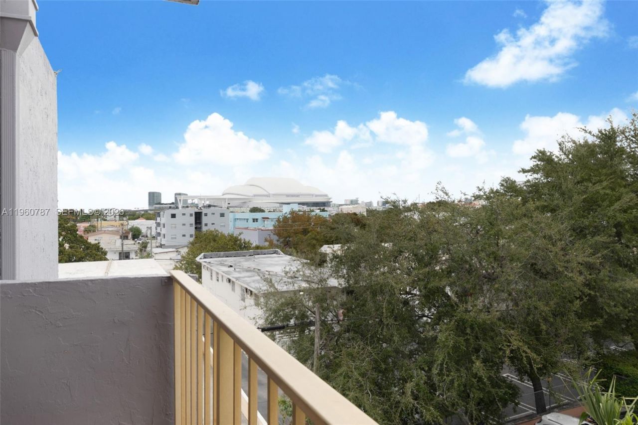 1661 SW 3rd St, Unit 25, Miami, FL 33135 Photo