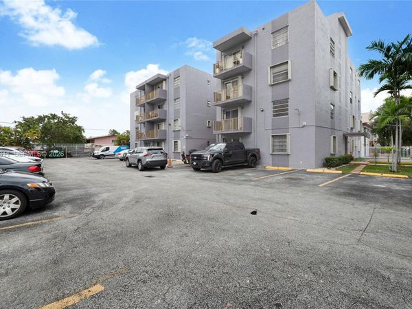 1661 SW 3rd St, Unit 25, Miami, FL 33135