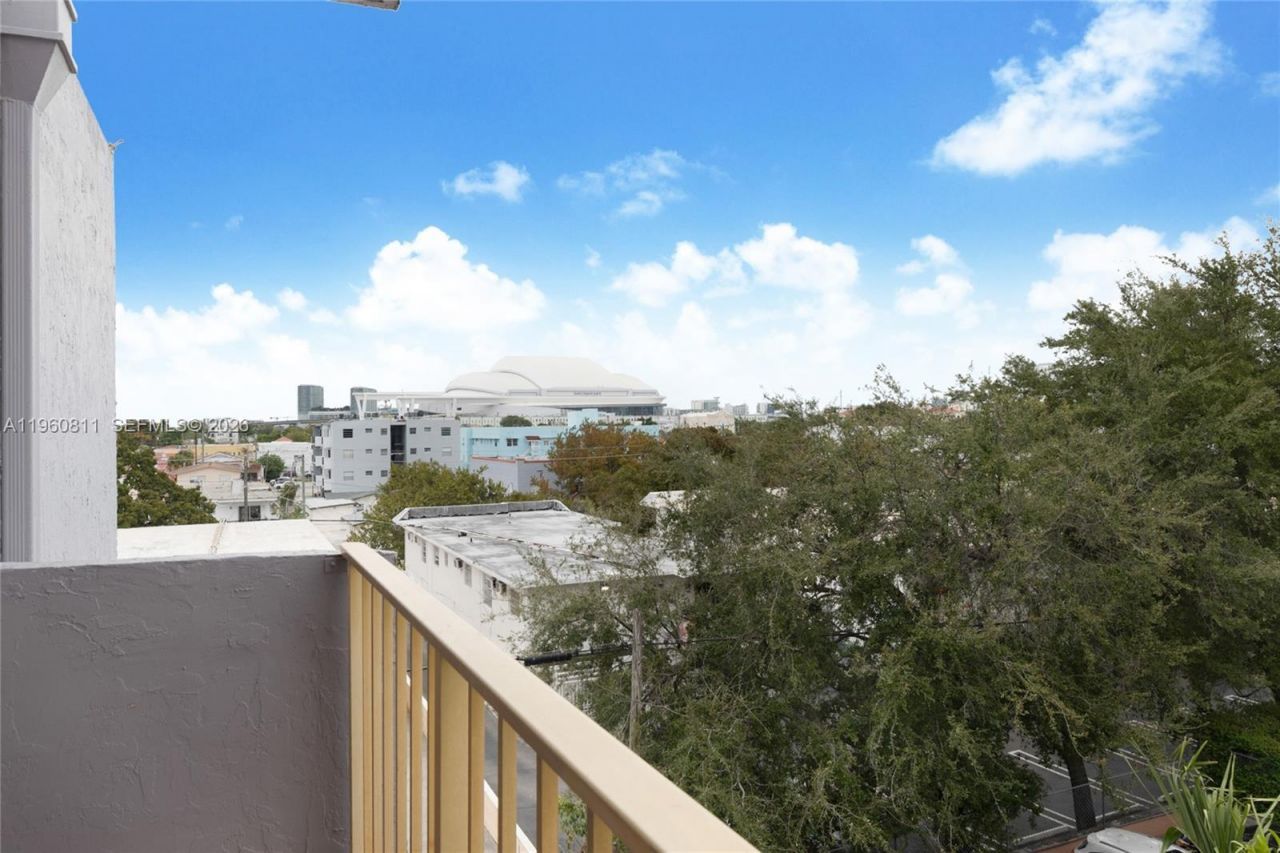 1661 SW 3rd St, Unit 25, Miami, FL 33135 Photo