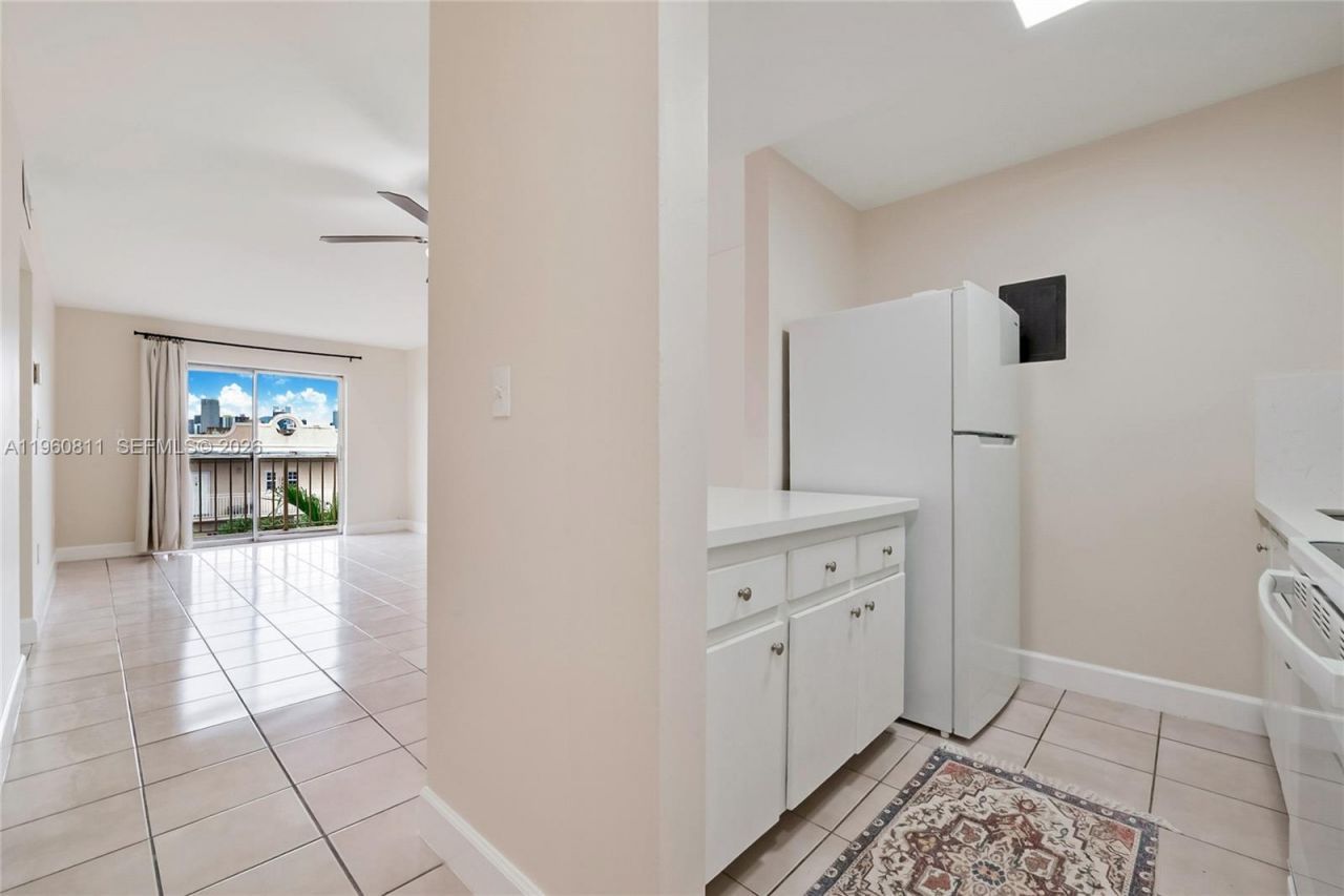 1661 SW 3rd St, Unit 25, Miami, FL 33135 Photo