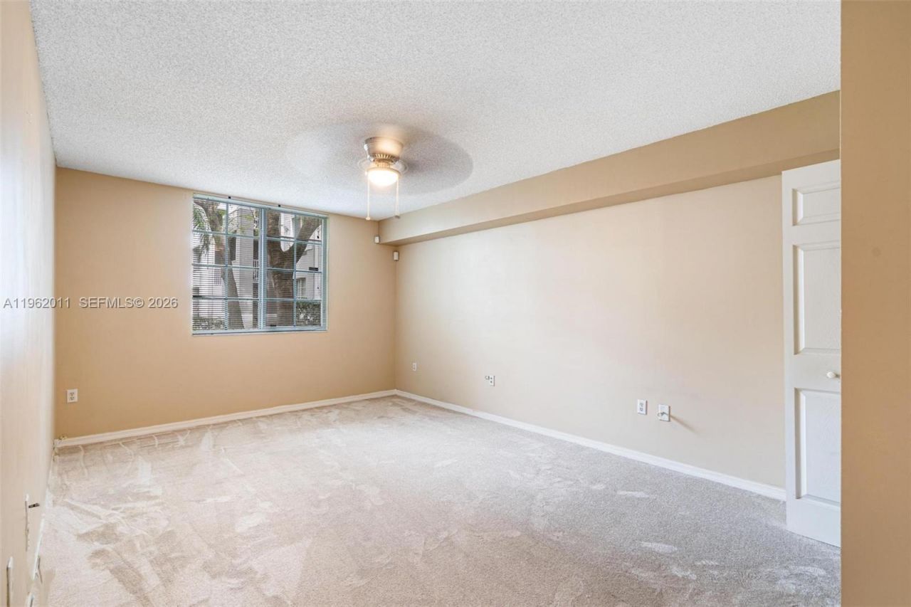 11133 SW 8th St, Unit 104, Pembroke Pines, FL 33025 Photo