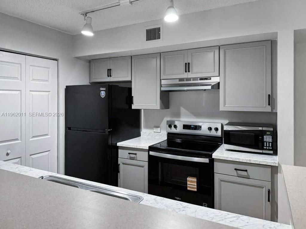 11133 SW 8th St, Unit 104, Pembroke Pines, FL 33025 Photo