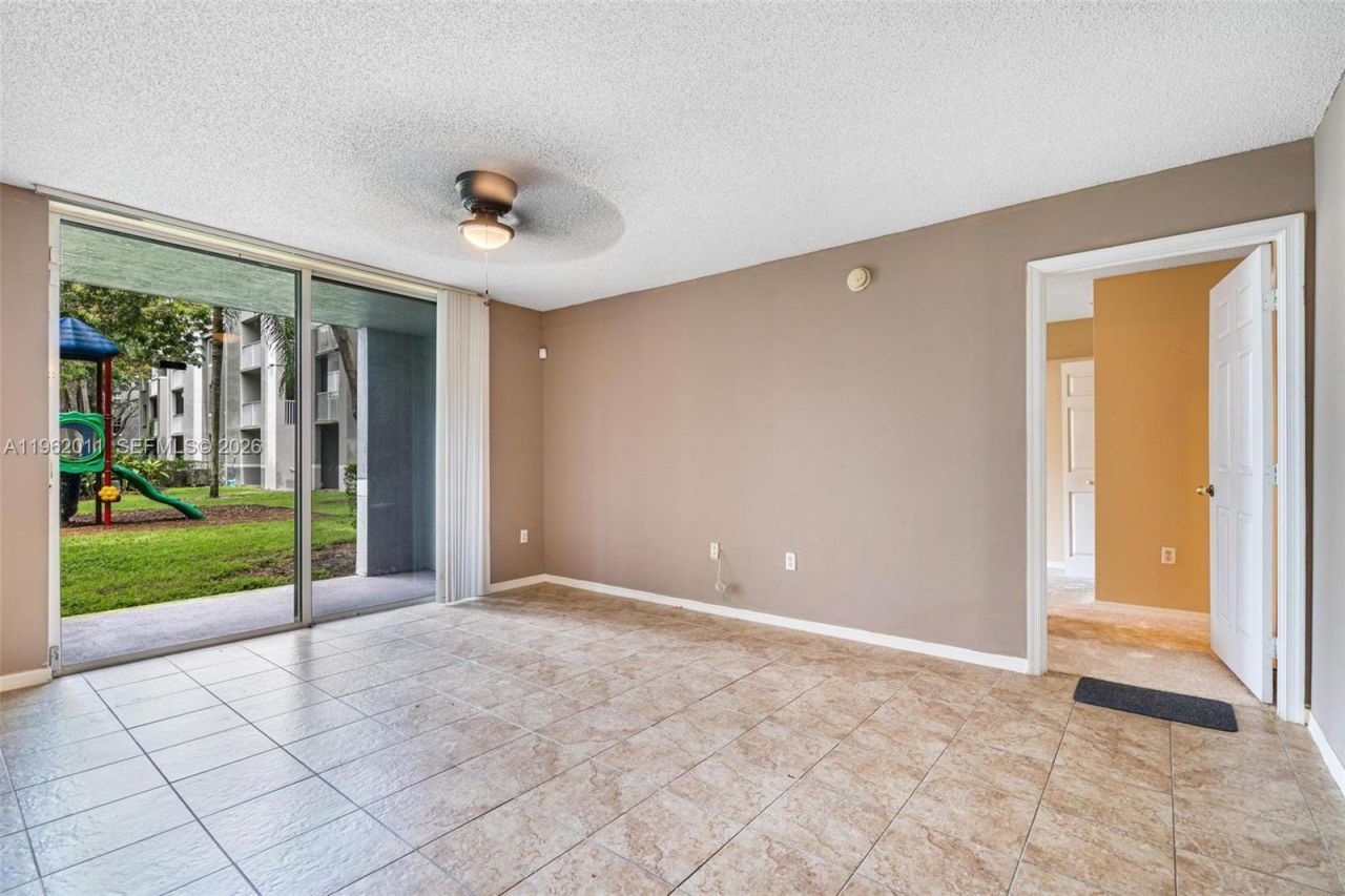 11133 SW 8th St, Unit 104, Pembroke Pines, FL 33025 Photo