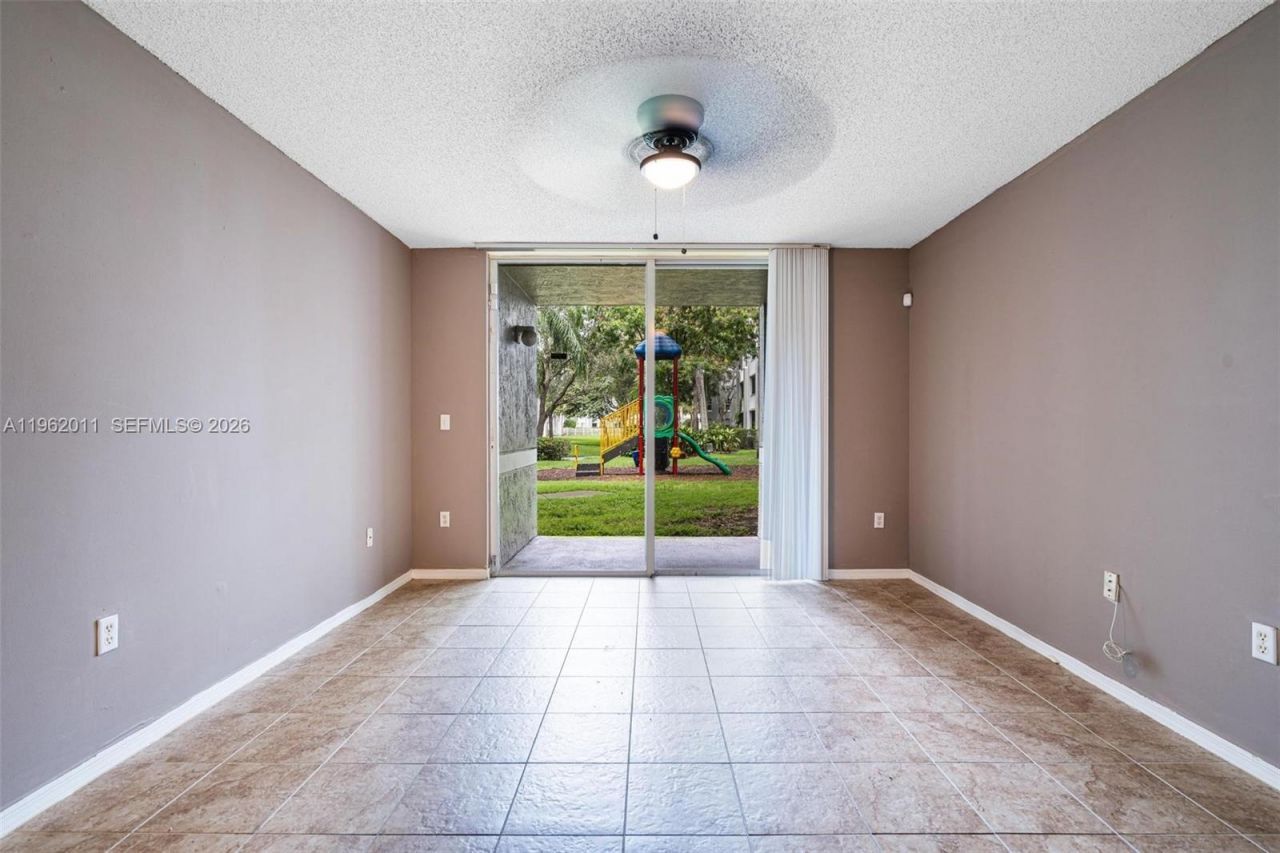 11133 SW 8th St, Unit 104, Pembroke Pines, FL 33025 Photo