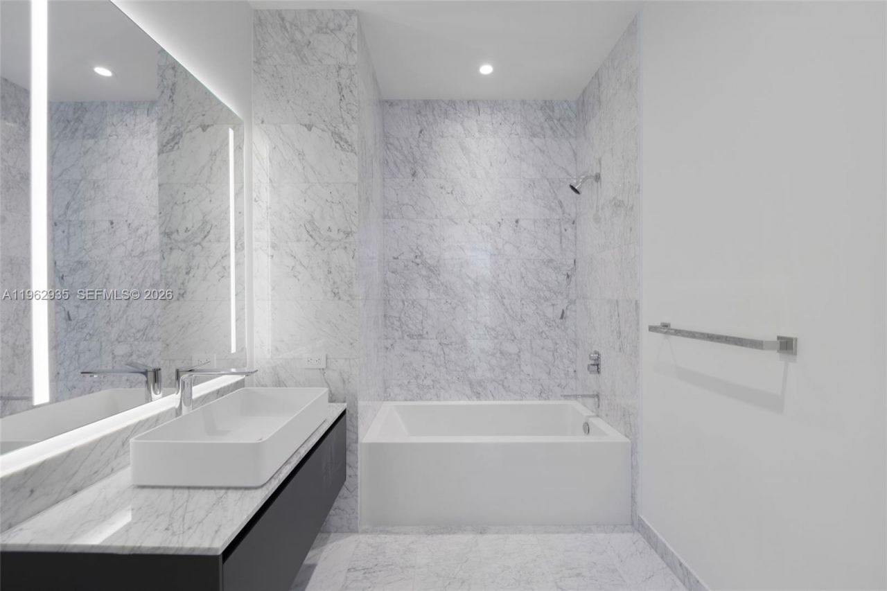 5 Grove Isle Dr., Unit M401, Coconut Grove, FL 33133 Photo