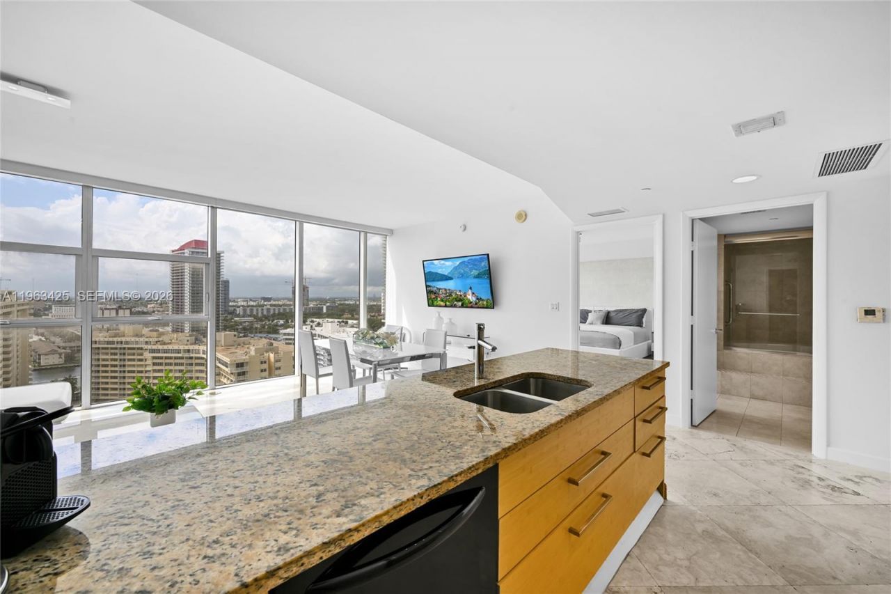 1830 S Ocean Dr, Unit 1907, Hallandale Beach, FL 33009 Photo