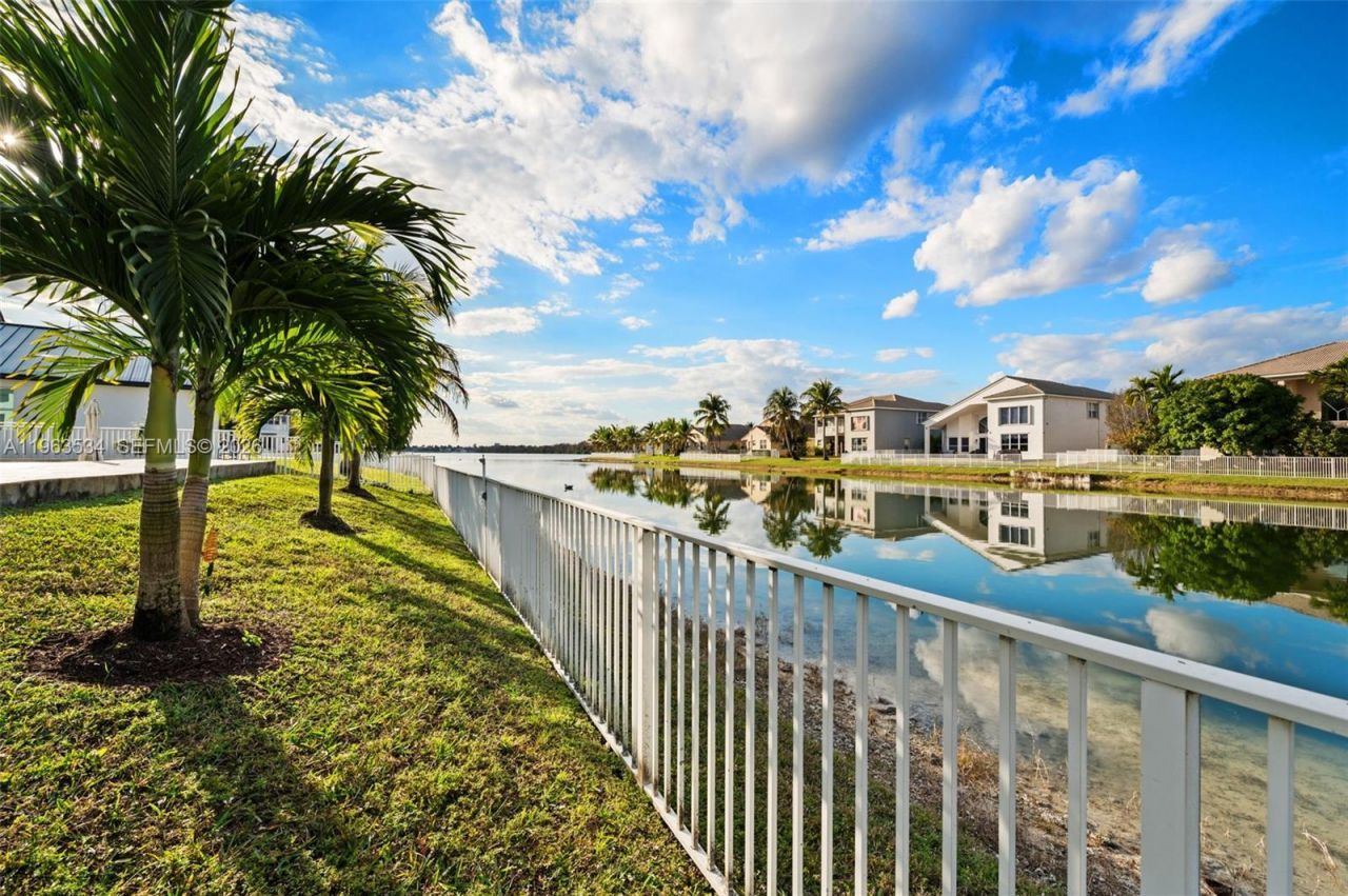 18563 SW 49th St, Miramar, FL 33029 Photo