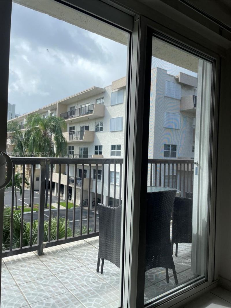 201 180th Dr, Unit 201, Sunny Isles Beach, FL 33160 Photo